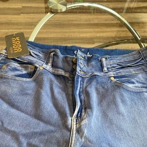 New with tag’s Kaba size 20 capris